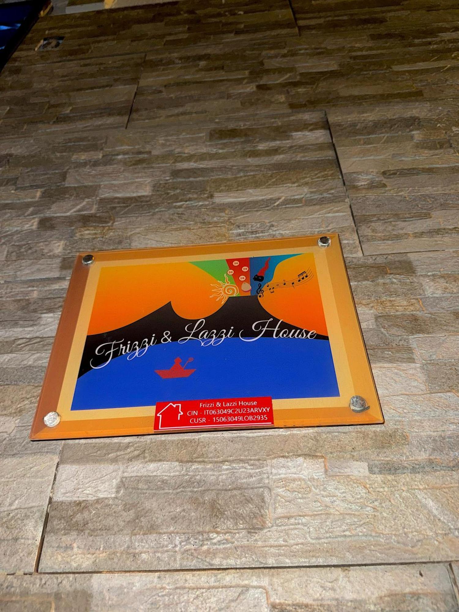 Frizzi & Lazzi House Apartment Napoli Exterior foto