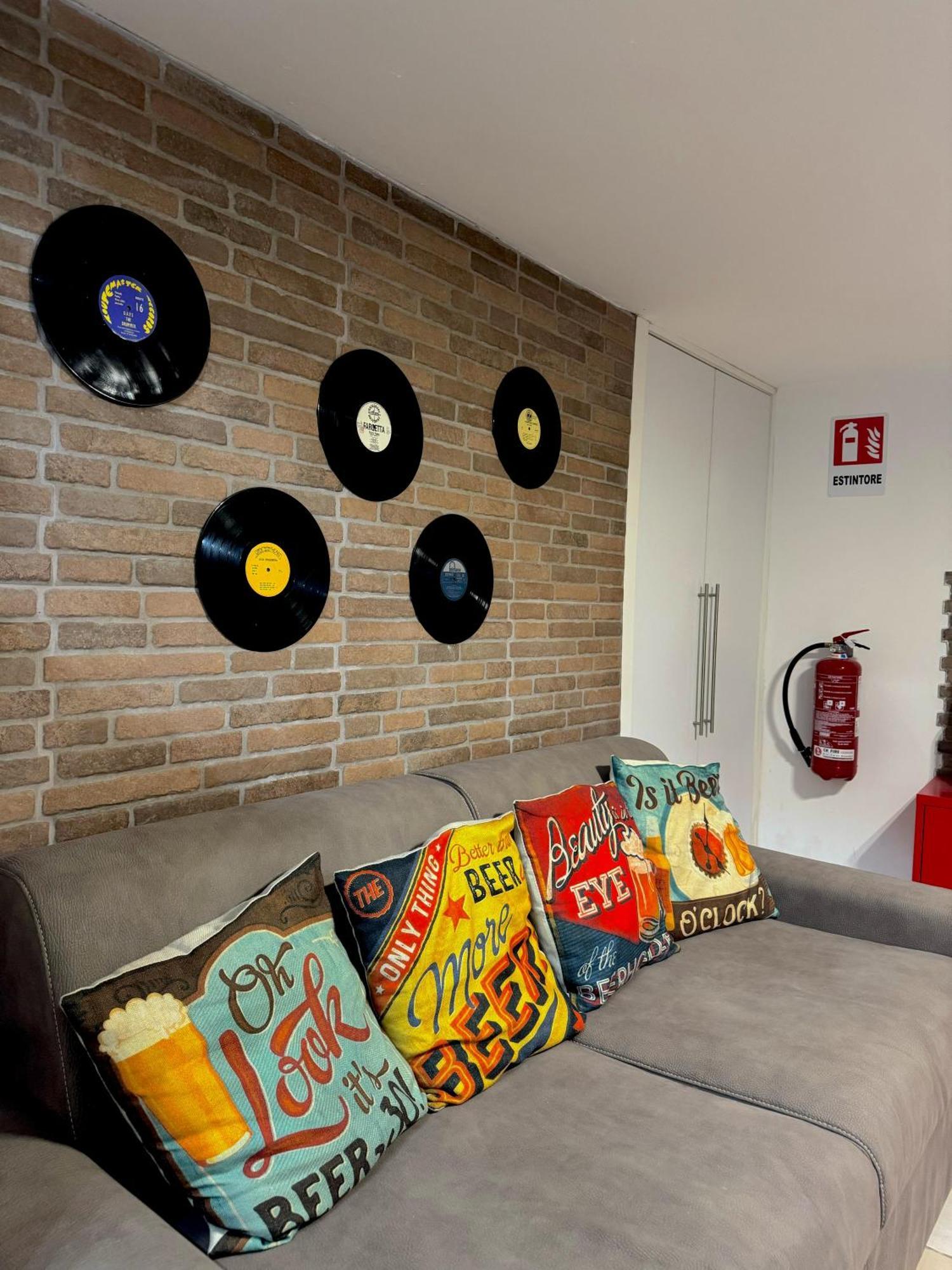 Frizzi & Lazzi House Apartment Napoli Exterior foto